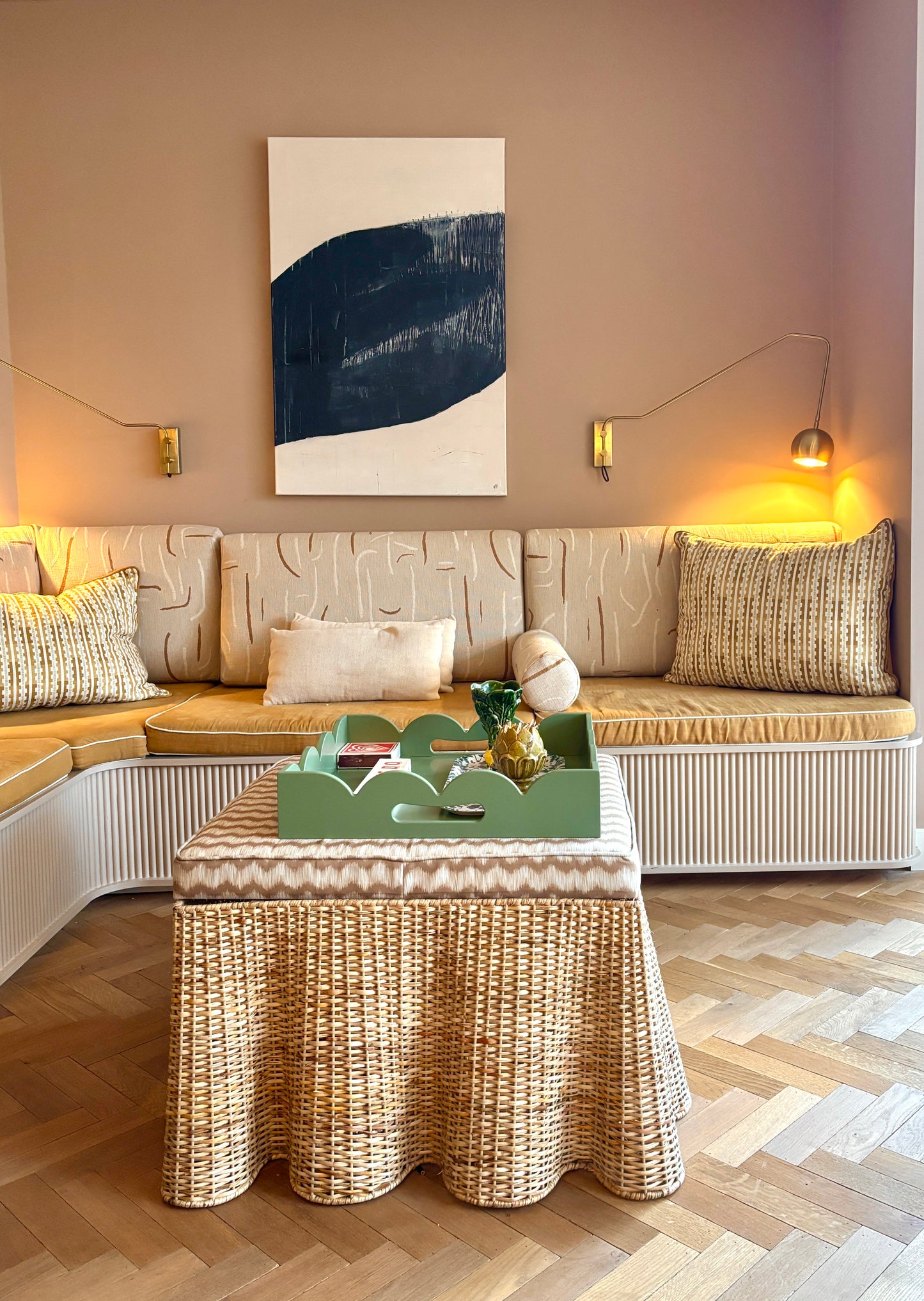 Grande rattan coffee table